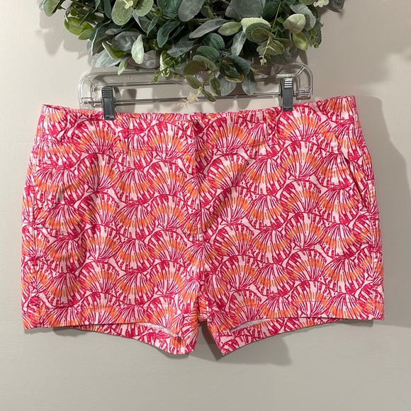Vineyard Vines Pants - Vineyard Vines Pink and Orange Shell Print Women’s Shorts